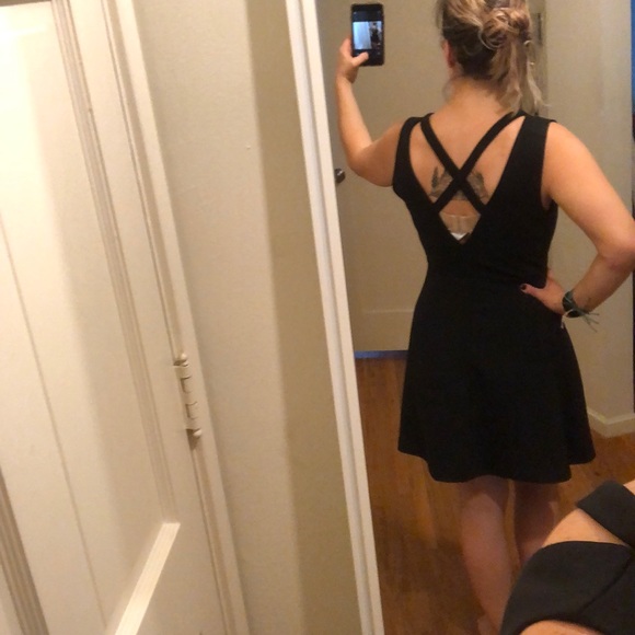 Black dress - Picture 4 of 4